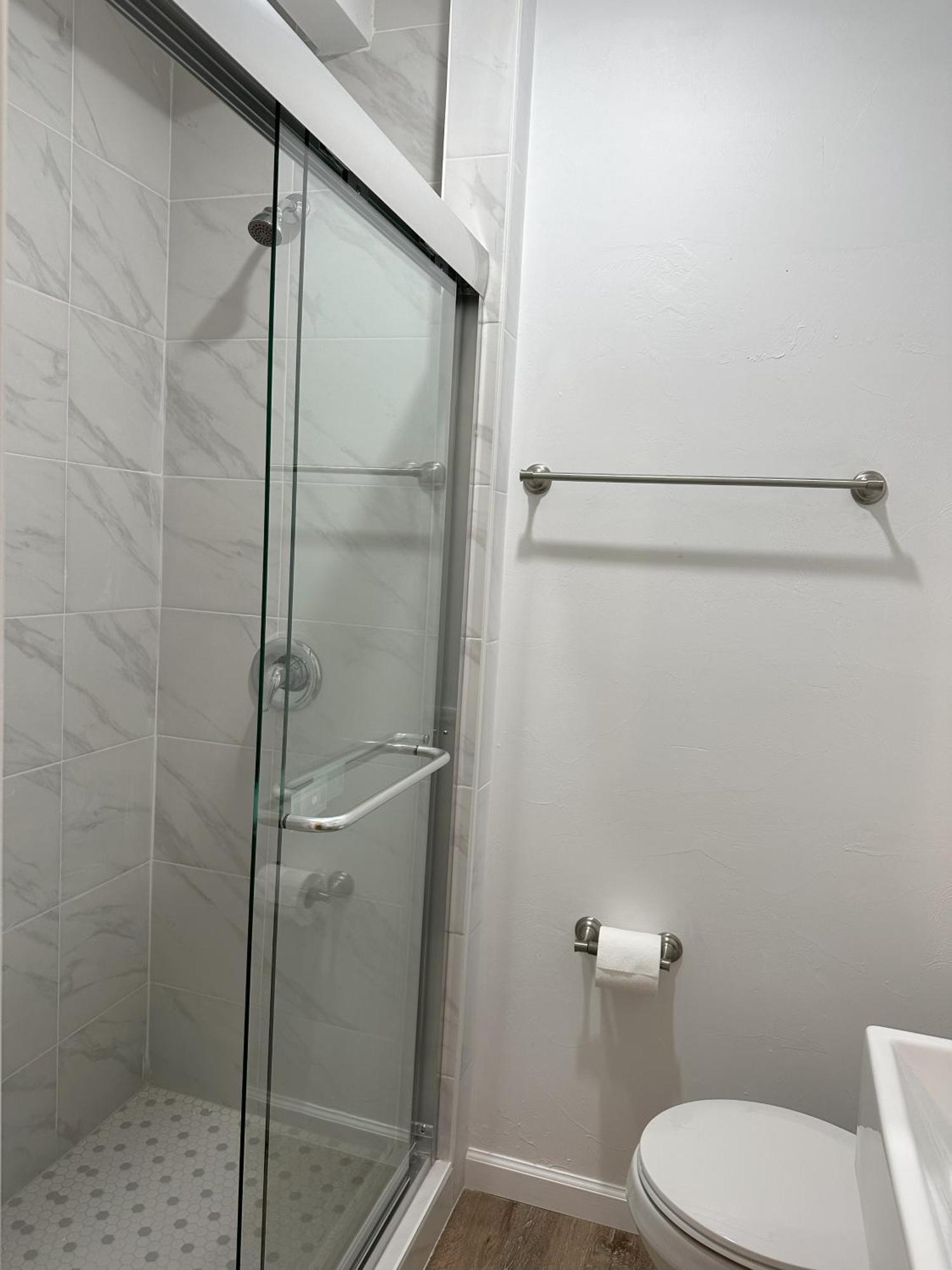 One Room In A Renovated Duplex House Near Fsu Tallahassee Exteriör bild